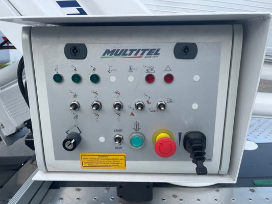 Nacelle sur camion Multitel MX200