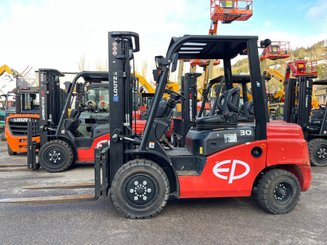 Chariot élévateur diesel EP Equipment CPCD30T8 - 1