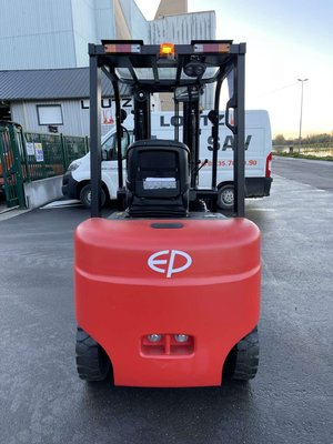 Chariot élévateur électrique EP Equipment EFL252