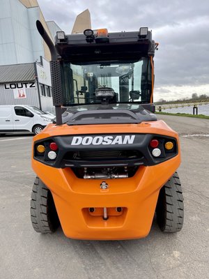 Chariot élévateur diesel Doosan D70S-9