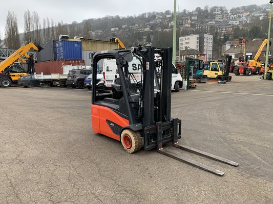 Chariot élévateur électrique Linde E18-02