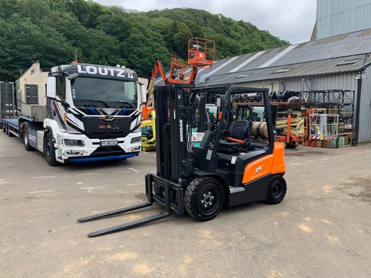 Chariot élévateur gaz Doosan G25NXP