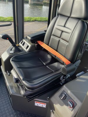 Chariot élévateur tout terrain Ausa C251H