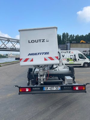 Nacelle sur camion Multitel MX200