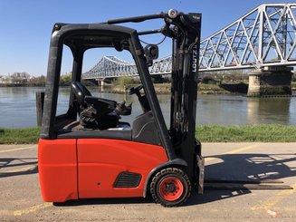 Chariot élévateur électrique Linde E16C-01 - 1