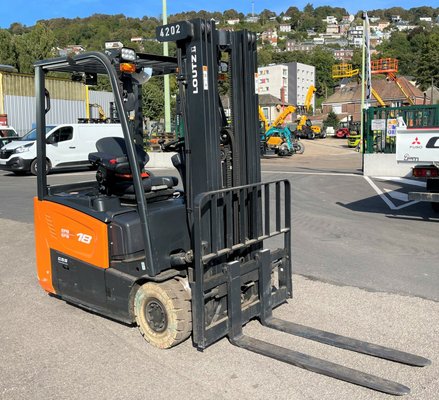 Chariot élévateur électrique Doosan B18T-7