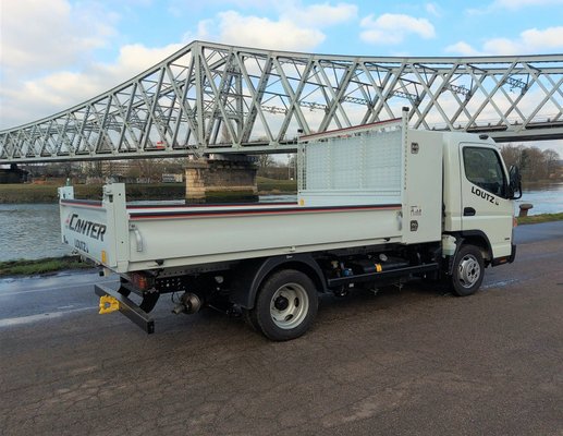 Camion benne Mitsubishi FUSO Canter