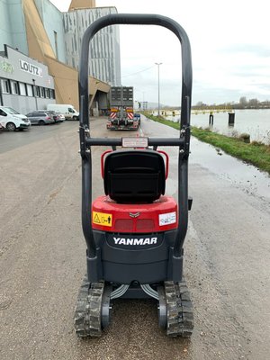 Mini pelle Yanmar SV08