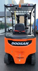 Chariot élévateur électrique Doosan B25X-7 - 8