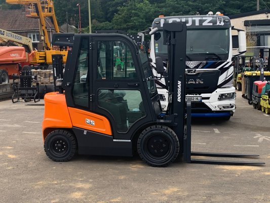 Chariot élévateur diesel Doosan D25NXS