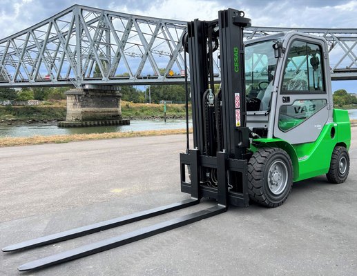 Chariot élévateur diesel CESAB CESAB M330H DV