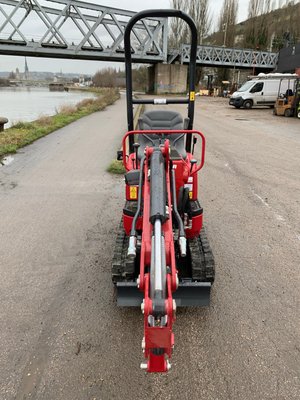 Mini pelle Yanmar SV08