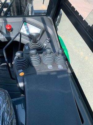 Chariot élévateur électrique CESAB B880HII