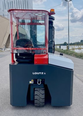 Chariot élévateur latéral multidirectionnel Combilift AGILIFT 3000E