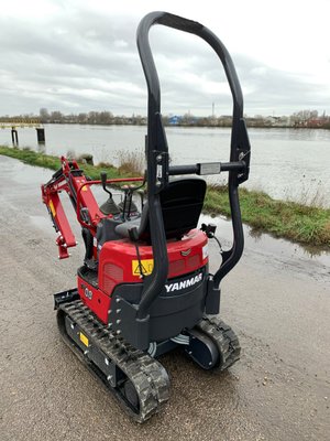 Mini pelle Yanmar SV08