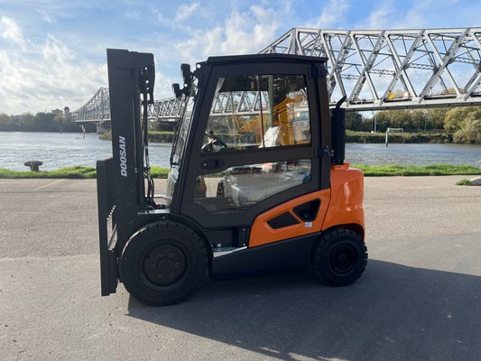 Chariot élévateur diesel Doosan D25S-9