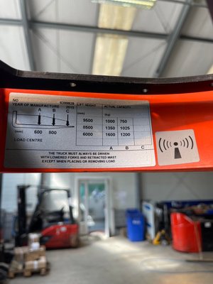 Chariot à mât rétractable électrique BT RRE 160