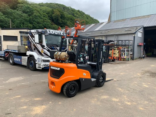 Chariot élévateur gaz Doosan G25NXP
