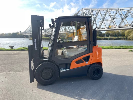 Chariot élévateur diesel Doosan D25S-9