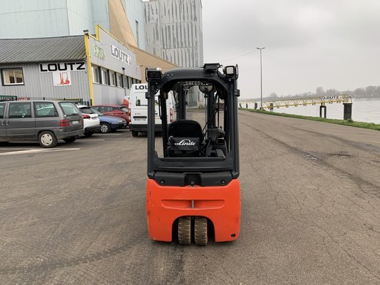 Chariot élévateur électrique Linde E18-02