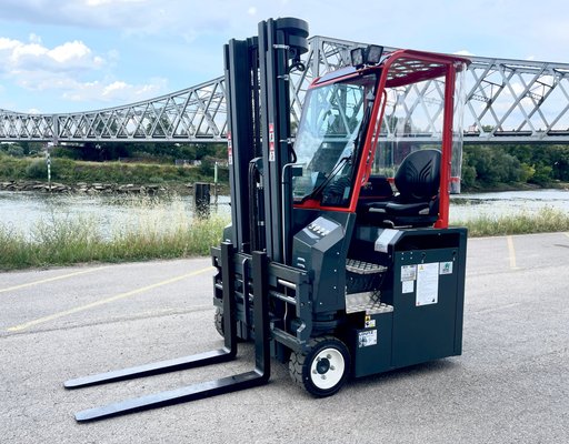 Chariot élévateur latéral multidirectionnel Combilift AGILIFT 3000E
