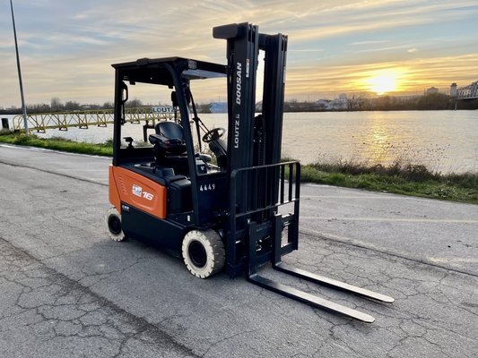 Chariot élévateur électrique Doosan B16X-7