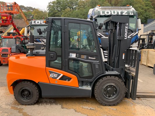 Chariot élévateur diesel Doosan D55C-9