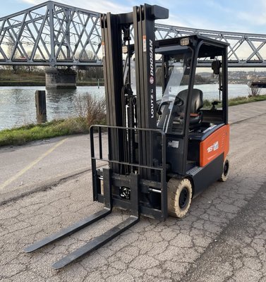 Chariot élévateur électrique Doosan B16X-7