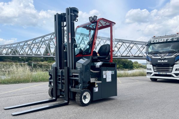 Chariot élévateur latéral multidirectionnel - AGILIFT 3000E