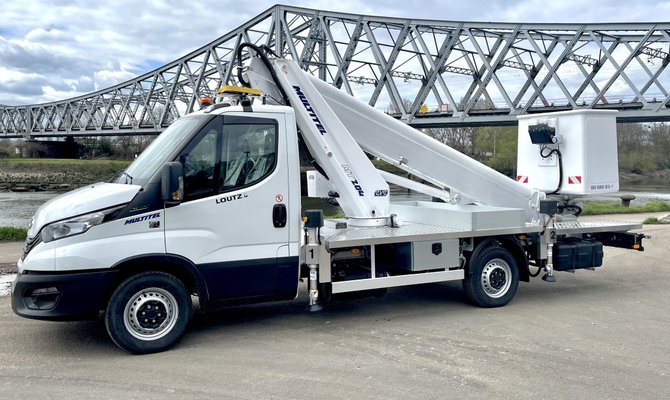 Nacelle sur camion Multitel MT204EX