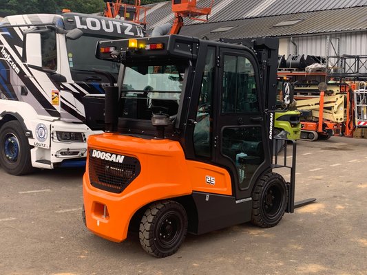 Chariot élévateur diesel Doosan D25NXS
