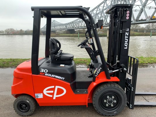 Chariot élévateur électrique - EFL303