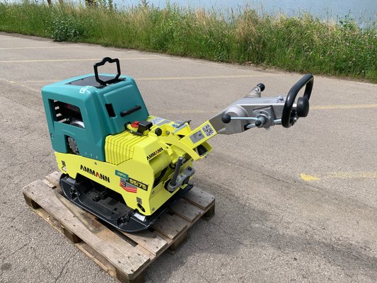 Compacteur à main / plaque vibrante Ammann APH 55/75