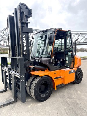 Chariot élévateur diesel Doosan D70S-9