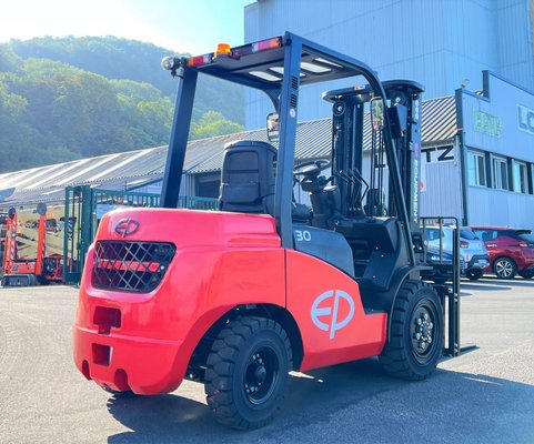 Chariot élévateur diesel EP Equipment CPCD30T8