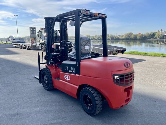 Chariot élévateur électrique EP Equipment EFL352