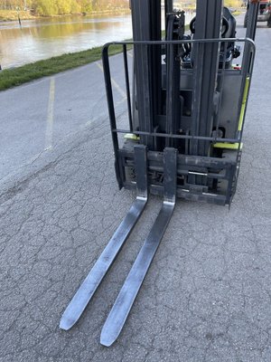 Chariot élévateur électrique Clark GTX18
