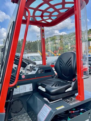 Chariot élévateur latéral multidirectionnel Combilift AGILIFT 3000E