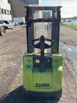 Gerbeur électrique Clark SX12