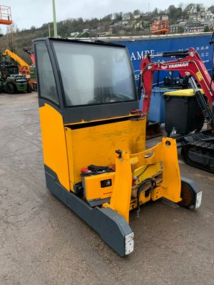 Chariot à mât rétractable électrique - ETV 216