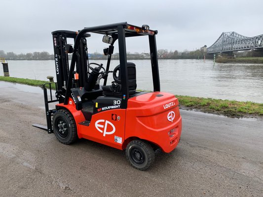 Chariot élévateur électrique EP Equipment EFL303