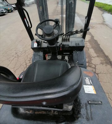 Chariot élévateur diesel EP Equipment CPCD30T8