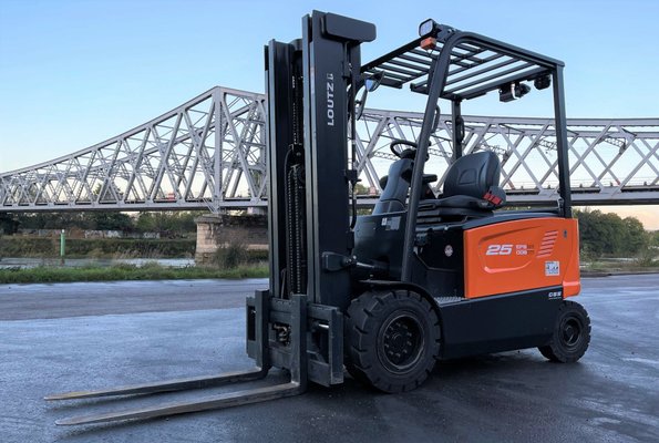 Chariot élévateur électrique Doosan B25X-7
