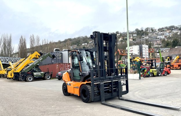 Chariot élévateur diesel Doosan D70S-9