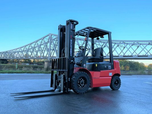 Chariot élévateur électrique EP Equipment EFL252