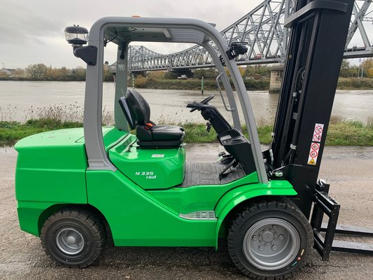 Chariot élévateur diesel CESAB M335DV