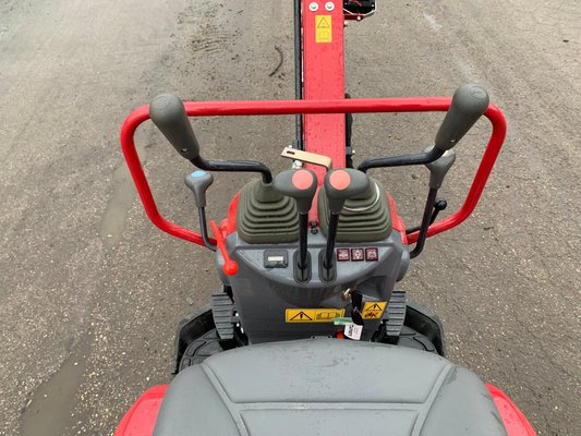 Mini pelle Yanmar SV08