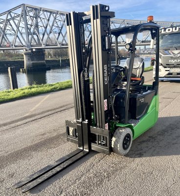 Chariot élévateur électrique CESAB B316II