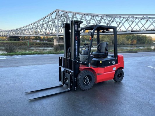 Chariot élévateur électrique EP Equipment EFL252