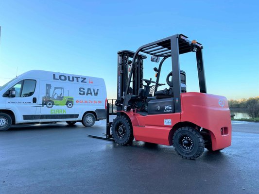 Chariot élévateur électrique EP Equipment EFL252